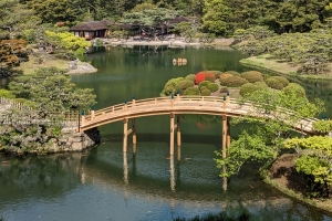 【特別名勝 栗林公園】初夏の風物詩、137種3750株の「花しょうぶ」満喫！6/3、4の2日間「花しょうぶまつり」開催！